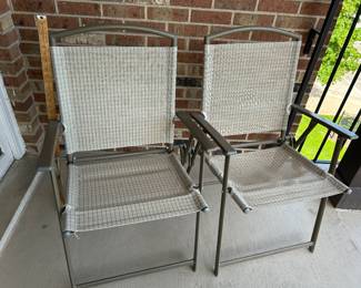 2 Outdoor Chairs $6.00