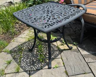 Hanamint Outdoor Square Side Table (24"W x 24"L x 22"H)