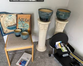 Pedestals - pots -