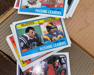 Assorted football cards