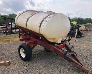 700 GALLON PULL TYPE SPRAYER