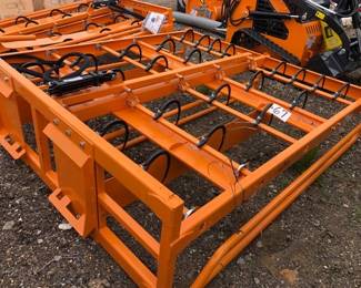 LANDHONOR SKID STEER HAY ACCUMULATOR GRAPPLE