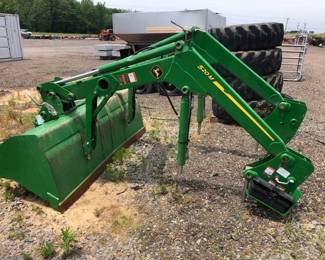 520M JOHN DEERE LOADER BUCKET