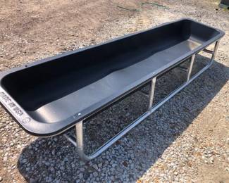 10 LIVESTOCK BUNK FEEDER