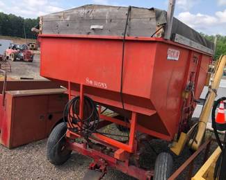 FICKLIN GRAVITY WAGON WITH AUGER