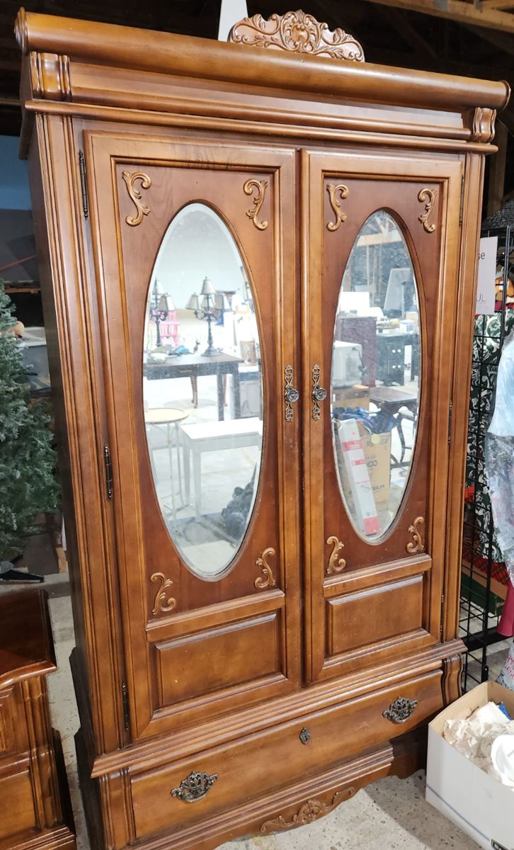 Armoire, part of a Great Oak Bedroom Suite