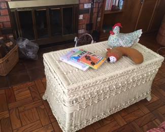 Wicker chest
