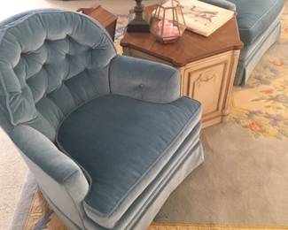 Heritage lamp table, Sculped wool Chinese rug & matching chairs