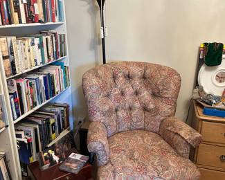 Antique chair
Floor lamp