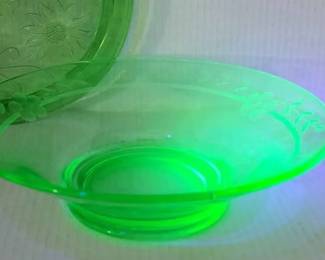 Vaseline ( Uranium Glass )