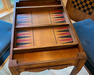 Beautiful game table with top attachment and two cushioned stools