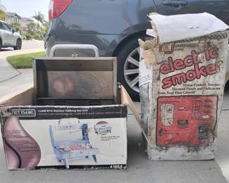 CG114Gas Grill And Electric Smoker