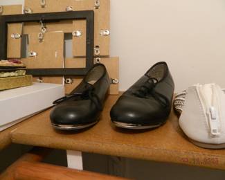 tap shoes