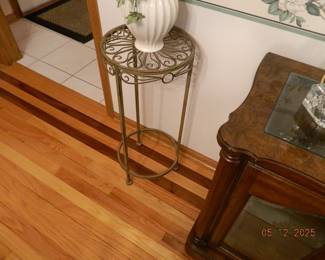 pedestal display