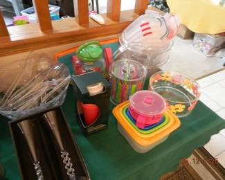 plastic picnic items