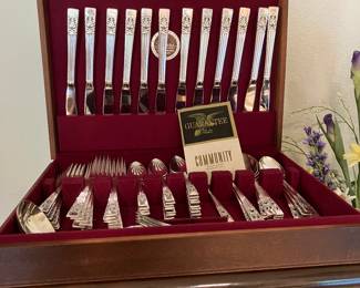 Vintage Community coronation flatware set - 12 place settings in chest