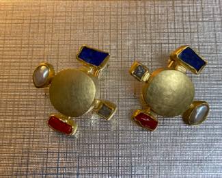 18 kt designer earrings