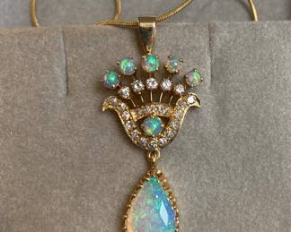 Gorgeous opal necklace