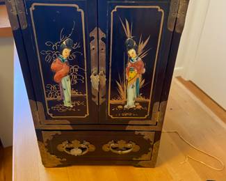 Jewelry box