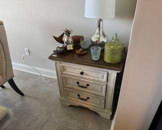 Ashley table