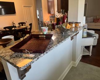 Lots of kitchen Knick knacks