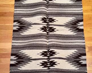 Woven Wool Rug (black, white)