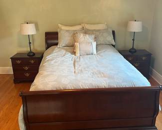 DREXEL QUEEN BEDROOM FURNITURE
