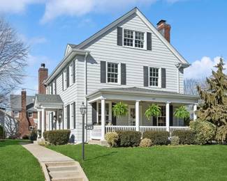 GARDEN CITY ELEGANT HOME