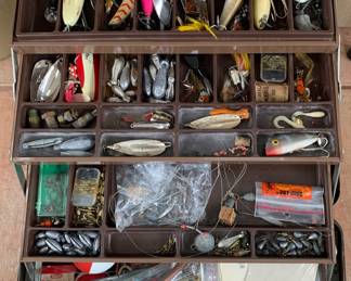 Vintage wooden fishing lures 