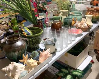 McCoy pottery, studio pottery, seaside decor, seashell glasses, silk florals, wicker planter, lizard & frog decorations