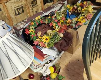 2nd floor: Christmas decorations, wreaths... pickers area