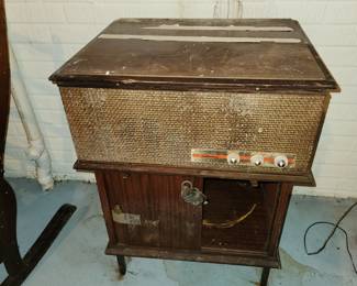Vintage Silvertone record player