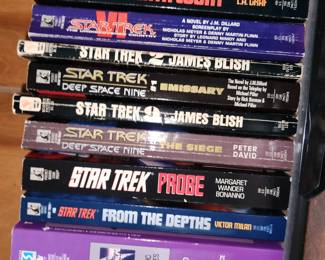 Large collection of vintage Star Trek paperback books