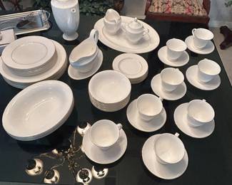 Wedgwood Signet Gold