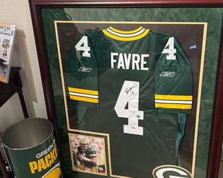 Authenticated Brett Farve signed jersey