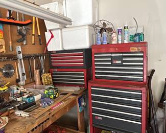 Craftsman rolling tool box