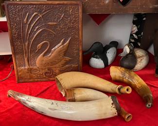 Vintage powder horns some carved and 2 Antique duck decoys