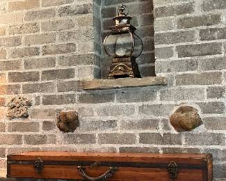 Antique wooden shotgun case