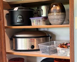 Lots of kitchen ware and small appliances