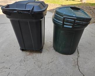 2 Garbage Cans