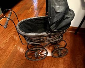 ANTIQUE BABY BUGGY