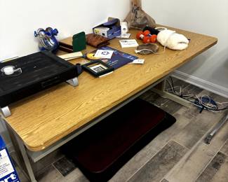 FURNITURE TABLE DESK