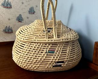 HANDMADE STRAW STORAGE BASKET