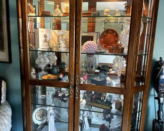 FURNITURE CURIO CABINET LIT UP