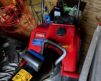 TORO SNOW BLOWER