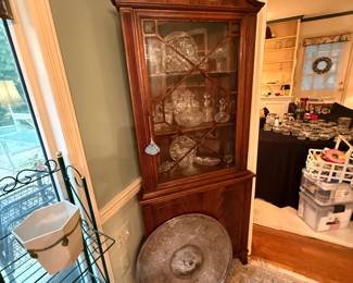 CORNER CABINET & CRYSTAL GLASS