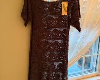 WOMEN'S CLOTHING