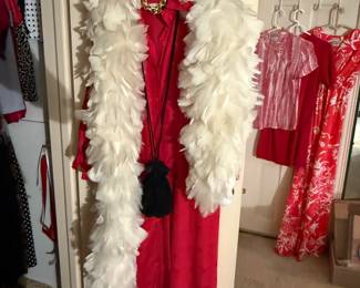 WOMEN'S CLOTHING