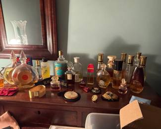LADIES PERFUMES