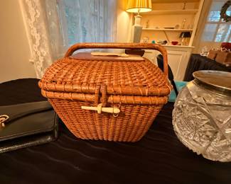 NANTUCKET BASKET HANDBAG